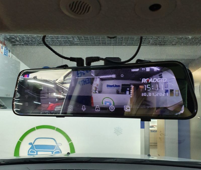 Renault Logan — установка зеркала с регистратором и камерой заднего вида