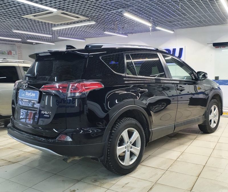 На автомобиль Toyota RAV4 установили охранный комплекс StarLine A93 и предпусковой подогреватель