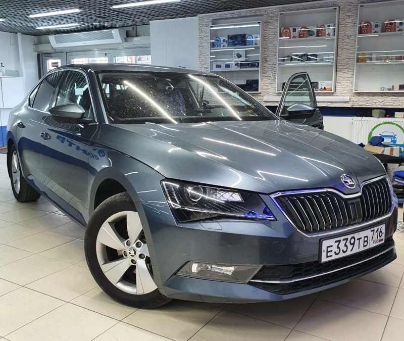 На автомобиль Skoda Superb установили охранный комплекс StarLine S96