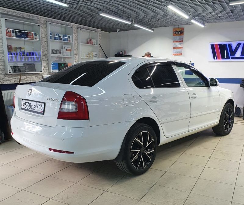 На автомобиль Skoda Octavia A5 установили охранный комплекс StarLine S96