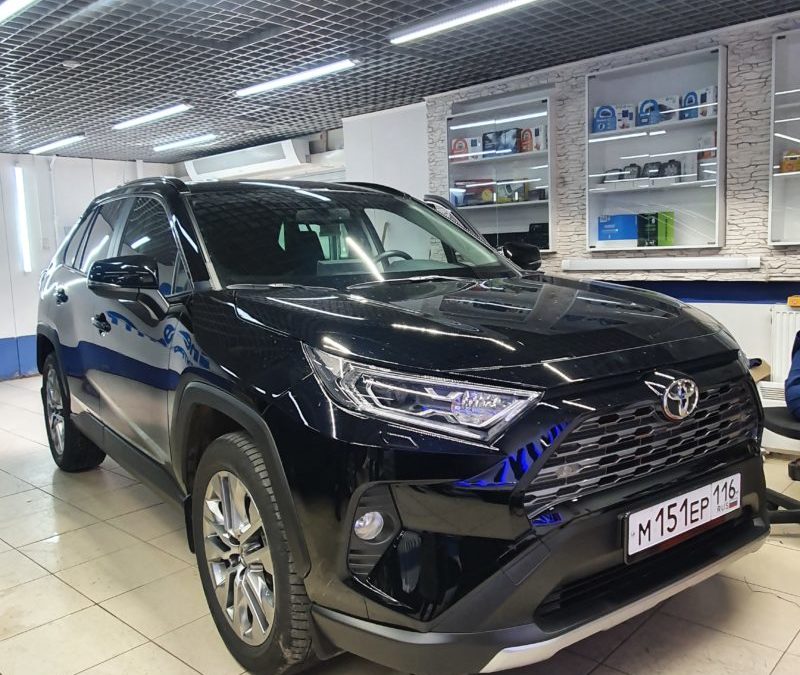 На автомобиль Toyota Rav 4 была установлена автосигнализация StarLin eS96