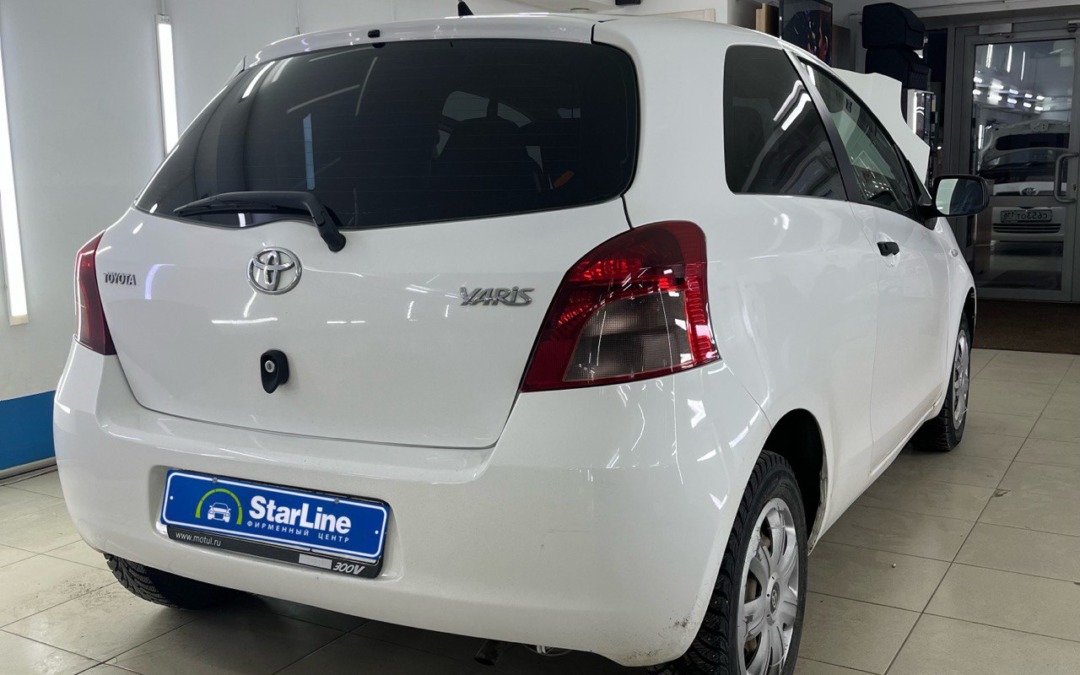 На автомобиль Toyota Yaris установили автосигнализацию StarLine A93 v2