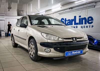 На Peugeot 206 мы установили StarLine A93 — охранную систему с запуском двигателя